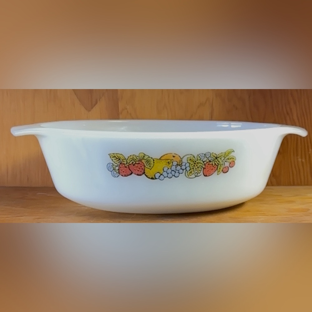 Vintage Anchor Hocking Fruit Harvest Casserole Dish